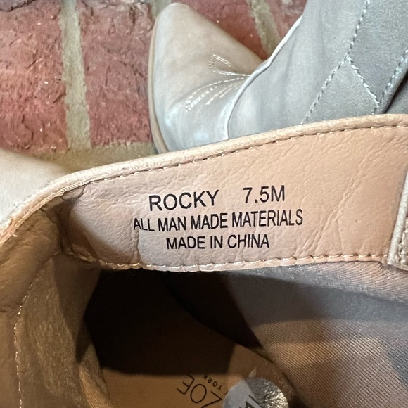 COPY - Women’s Bootie Cowboy Boot Style, size 7 1/2 - Picture 7 of 7